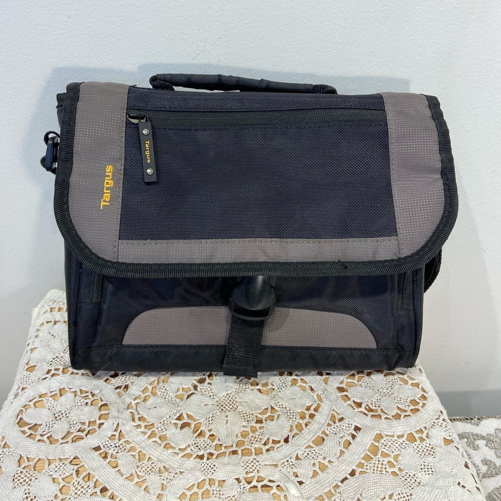 TARGUS CITYGEAR Mini Messanger/Crossbody Bag, Unisex